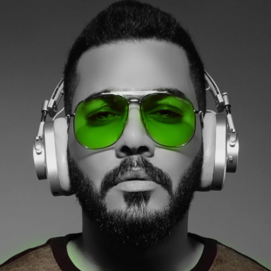 Dj wow bit. диджей вов. диджей вов. дж тиесто пульт. диджей вов.