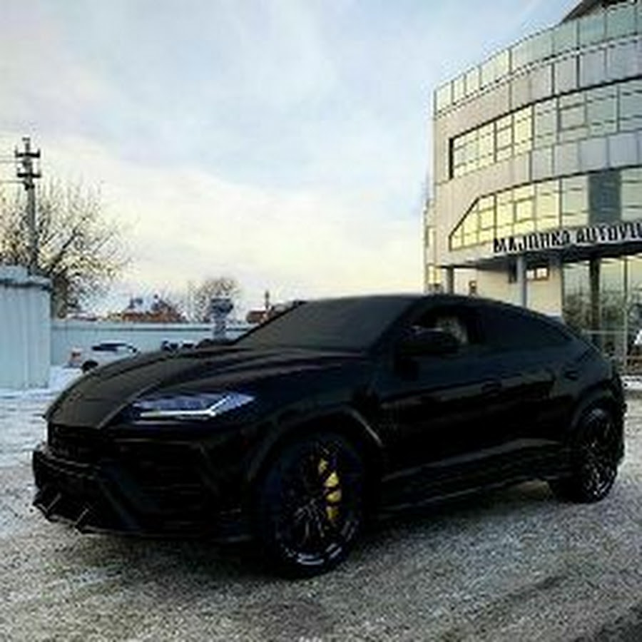 Lamborghini Urus черный