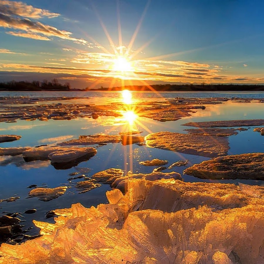 рассвет пробуждение природы. солнечный пейзаж. красивый рассвет. странная восходящего солнца. красивый закат.