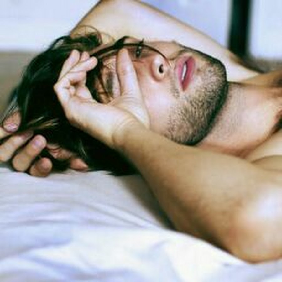 Мужской кайф. Мужчина кайфует. Мужчина утром. Парни кайф. Парни с большим удовольствием.