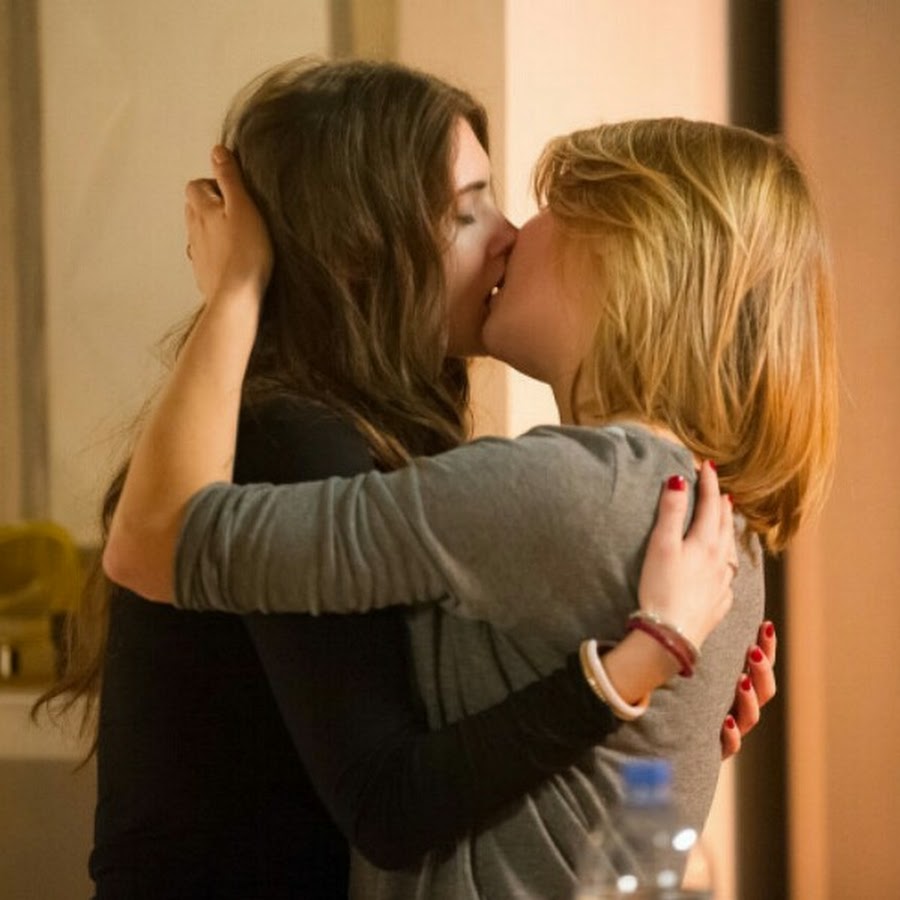 Firdt lesbian kisses
