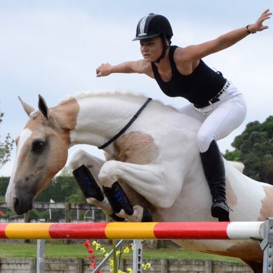 Alycia Burton Free Riding NZ - YouTube