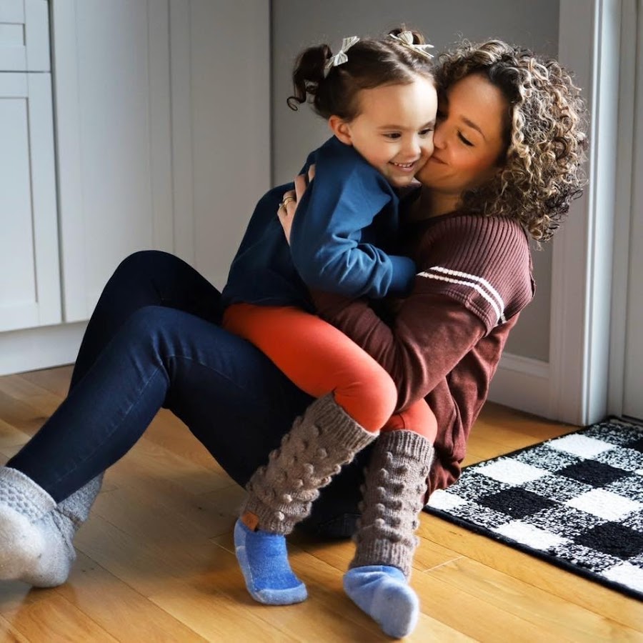 Little izzi записи. Izziye фото. Little izzi фото. литтл izzi. литтл izzi.