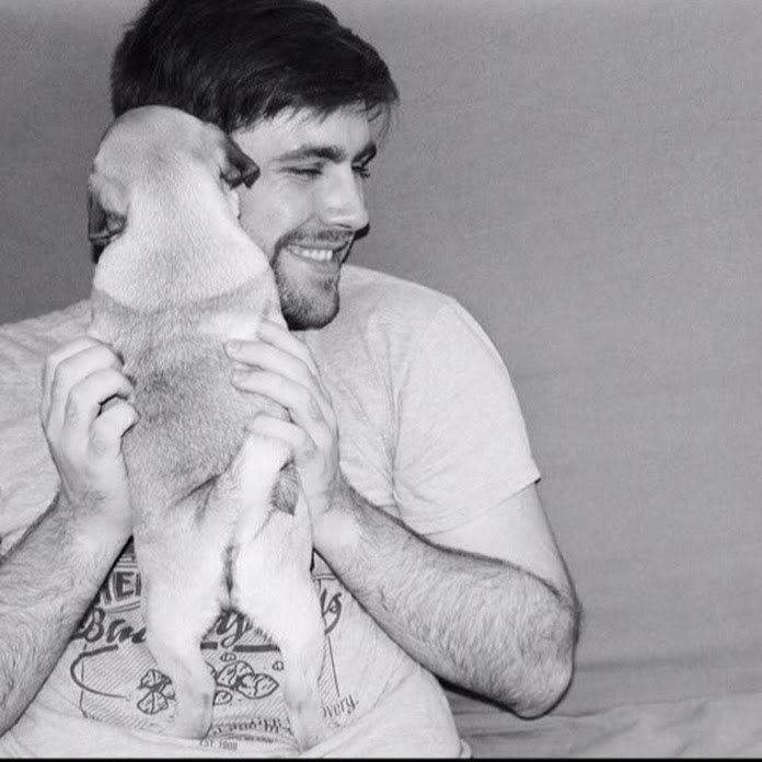 Valouzz Net Worth & Earnings (2026)