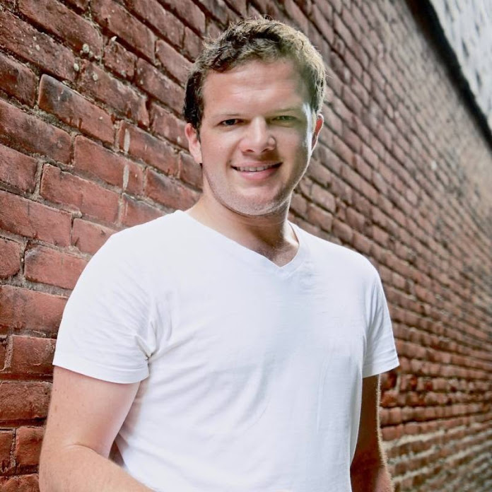 Duncan Sinfield Net Worth & Earnings (2026)