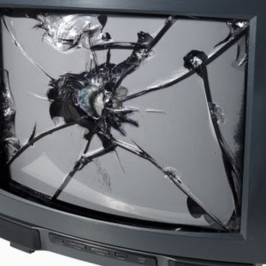 Сколько стоит разбитый. Сломанный телевизор. Разбитые телевизоры. Битый кинескопный телевизор. Разбитый телевизор арт.