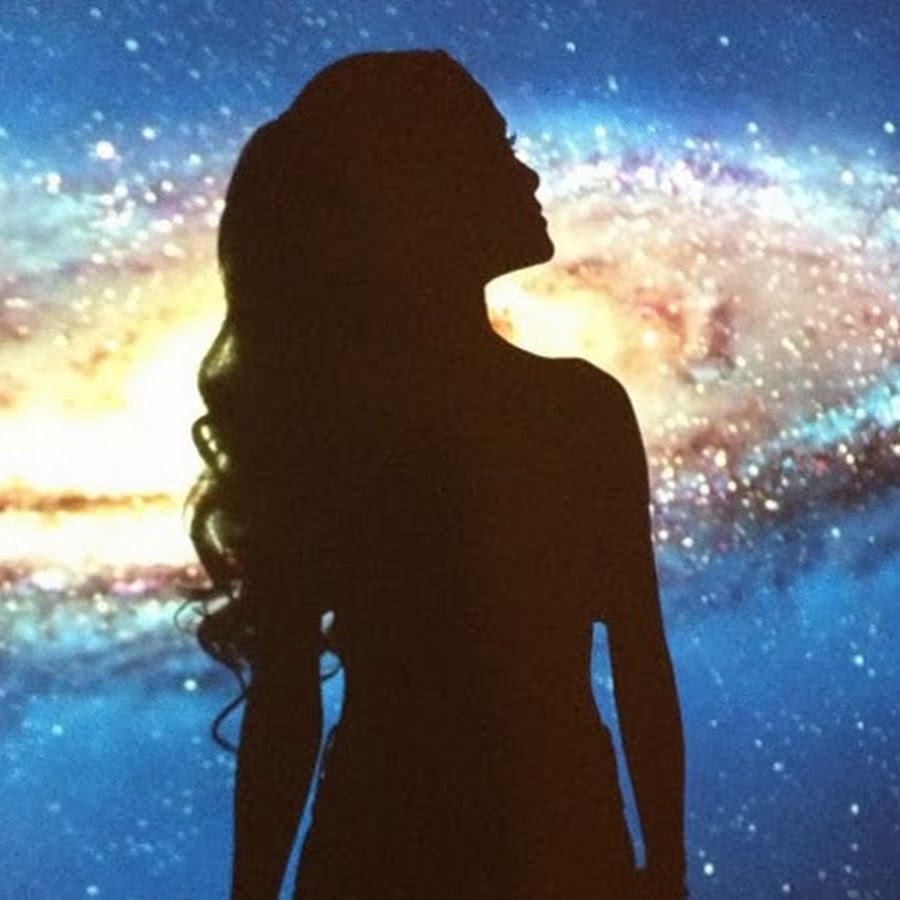 Аватар девушка на фоне звездного неба