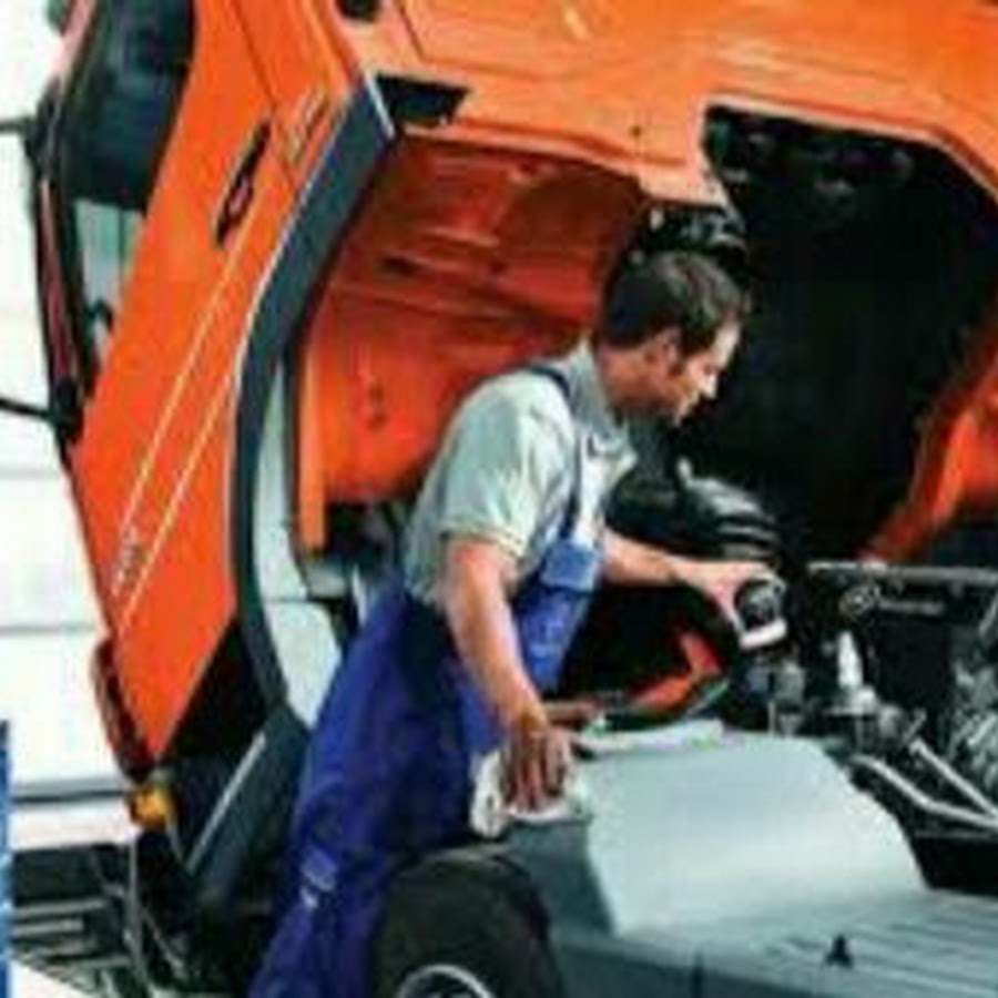 автомеханик грузовых автомобилей. вахта автослесарь грузовых автомобилей. автослесарь. ремонтная мастерская грузовых автомобилей. автослесарь грузовых авто.