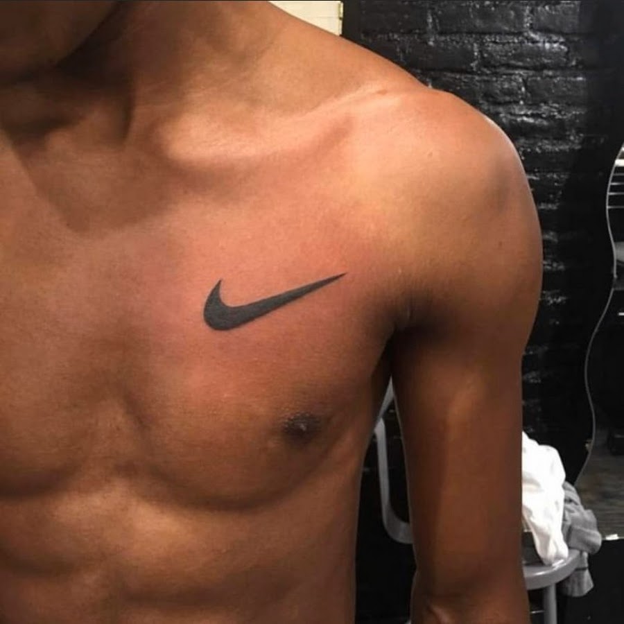 Тату на ключице мужские. Мужские тату на ключиуу. Тату на груди мужские небольшие. Татуировки на шее. Тату на ключице мужские.