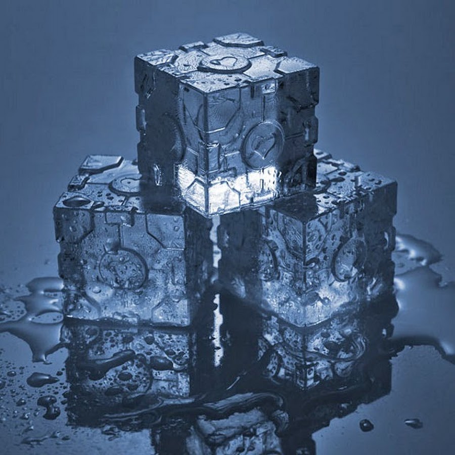 Could cube. Ice Cube лед. Ледяной кубик. Кубик из льда. Куб льда большой.