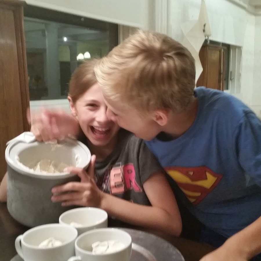 AMLnZu_uTjUq-nBIRYFXzLDYeKCuk9jVbn2klcHHa2Oo=s900-c-k-c0x00ffffff-no-rj