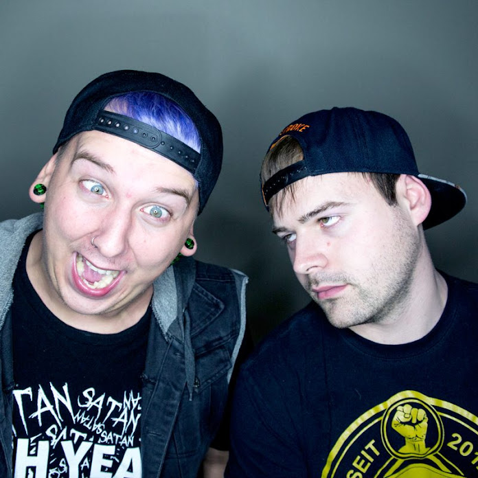 The DickeyDines Show Net Worth & Earnings (2026)