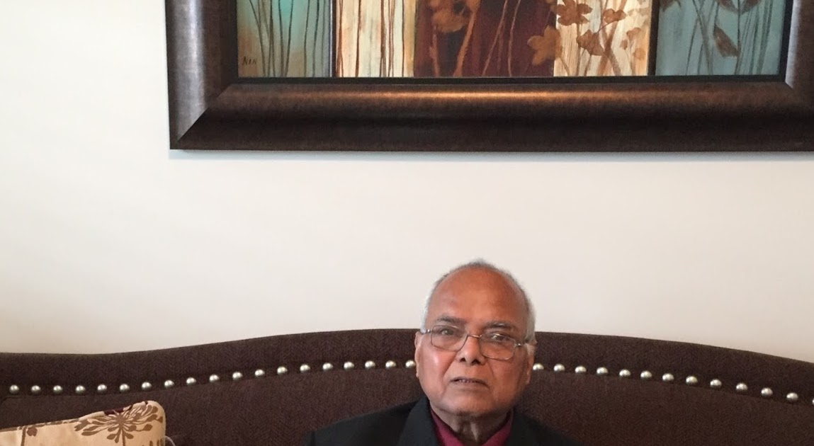     9   Avatar image   47:17 / 54:14   20, GHUNGHAT KE P   घूँघट के पट खोल रे, तोहे पिया मिलेंगे ।  घट घट में  तेरे साईं बसत है, कटुक बचन मत बोल रे ।  धन जोबन का गरब ना कीजे, झूठा इन का मोल ।पचरंग है सब झोल।   जोग जुगत  से रंग महल में, पिया पायो अनमोल ।  सुंन  मंदिर, दियरा बार  के, आसन से मत डोल ।  कहत ‘कबीर’ सुनो भाई साधों, अनहद बाजत ढोल ।  भावसार :  जीवात्मा पर मायामोह रूपी  अज्ञान का पर्दा पड़ा हुआ है जो आत्मा को परमात्मा से विलग किये हुए है। ऐसे में बहुरिया (आत्मा )दूल्हा (परमात्मा )से कैसे मिले ?