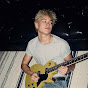 emBMB2zE8VA-channel-avatar-Hudson Stone