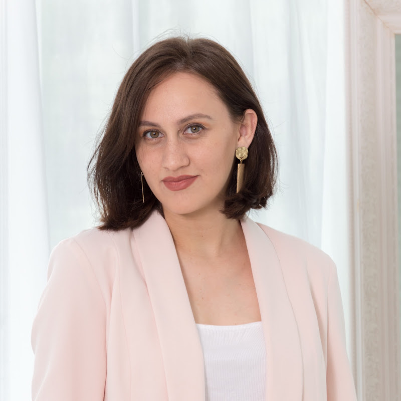 Сая Садуллоева - психолог  Logo