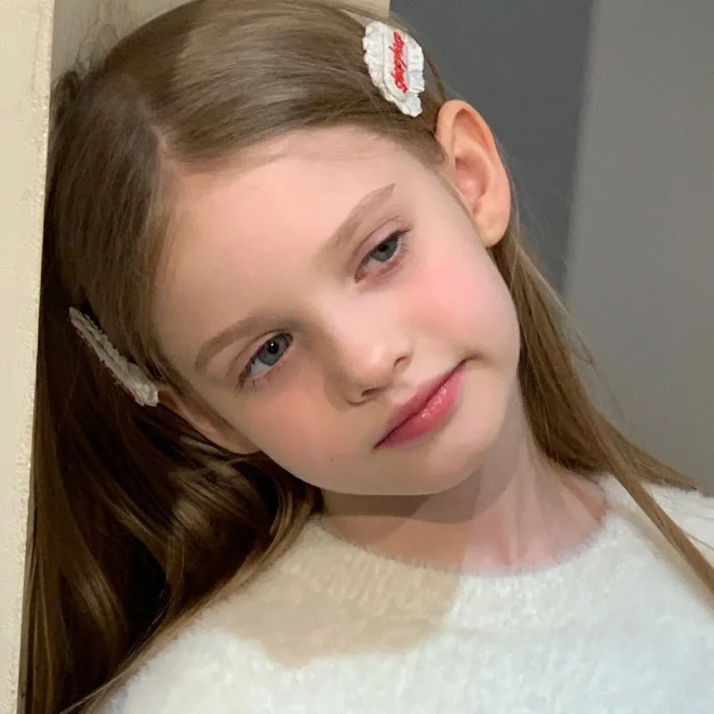 #film #movie ARROW THROUGH THE HAND! 😱 Most BRUTAL Scene in 'Slow West' (2015)