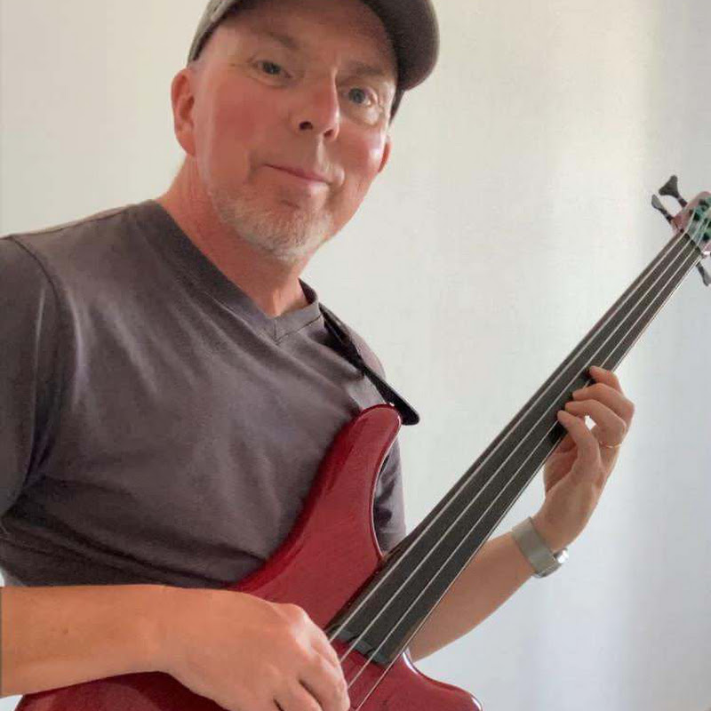 Bass guitar and electronic chill meditation study 