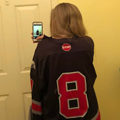 Sarah Loves Hockey
