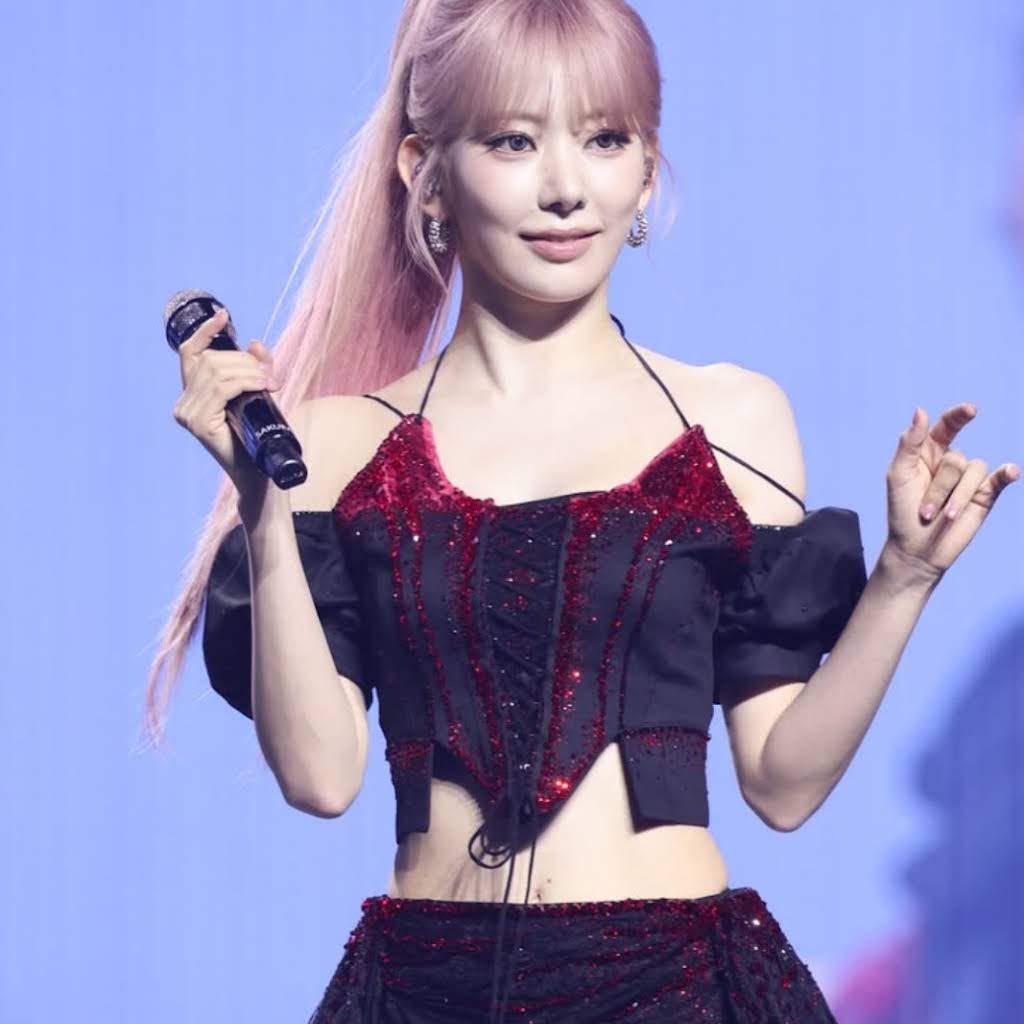 Post from ♡𝓛𝗶𝗹𝘆𝗟𝗼𝘃𝗲♡ - YouTube