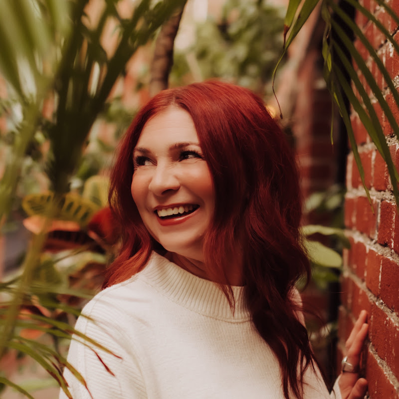 Kim Walker-Smith - Topic