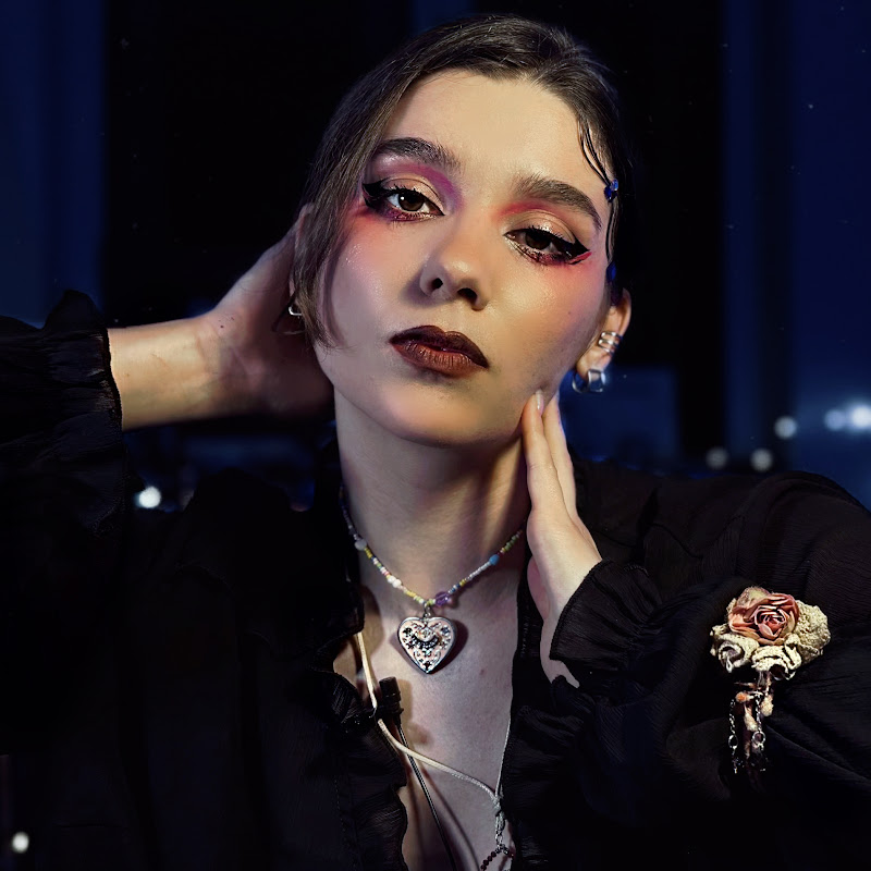 Викрадачка троянд🌹