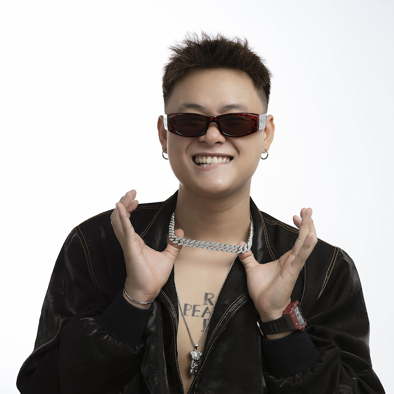 Làm tí Reaction