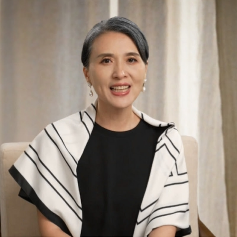 Emma熟齡時尚穿搭 Logo