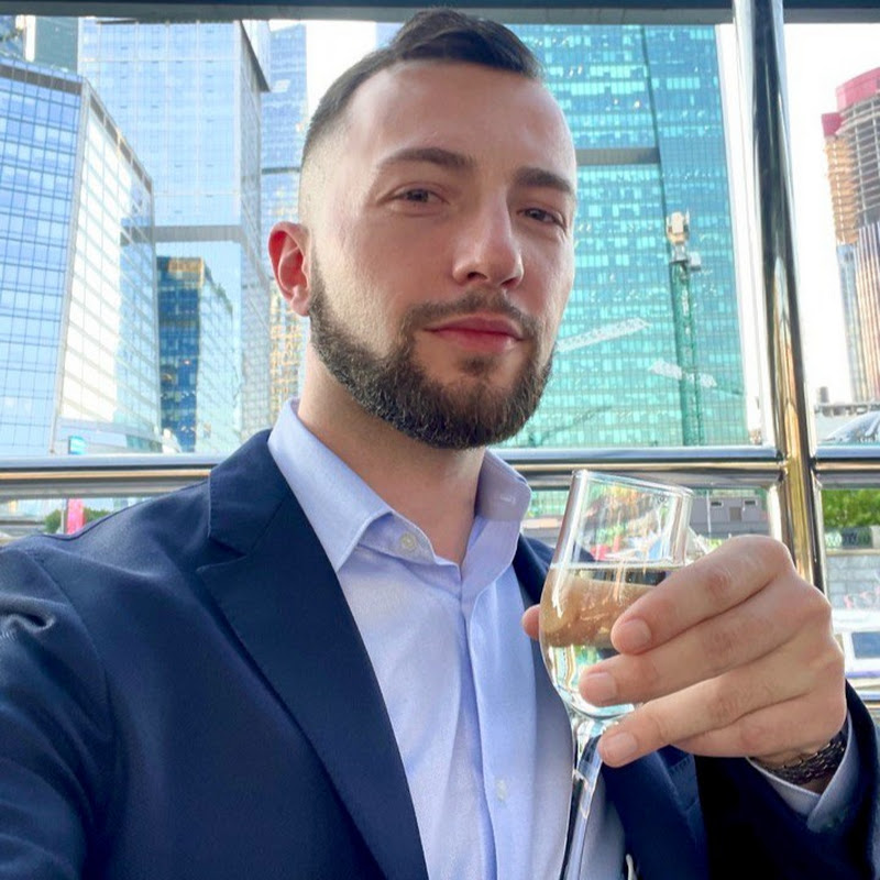 Даниил Грузинов Logo