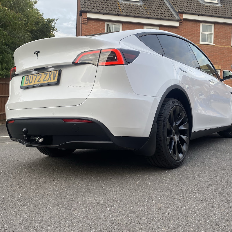 James and Kate - The EV Team