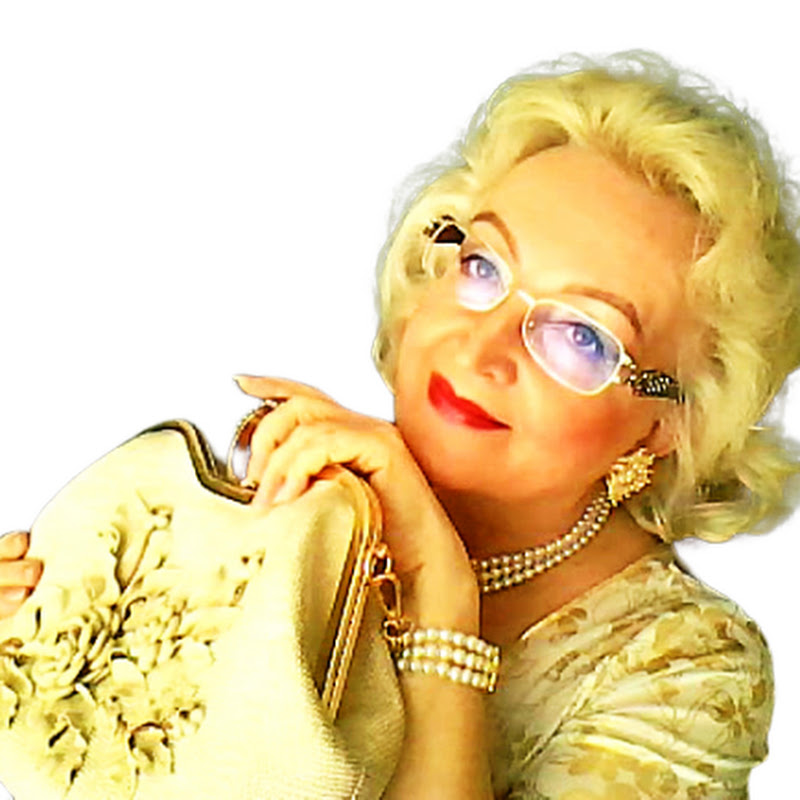 Любовь Комиссарова Logo