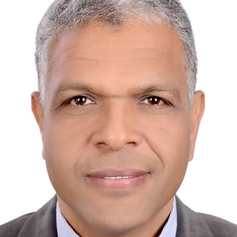 Novelist Khaled Hussein الروائى خالد حسين