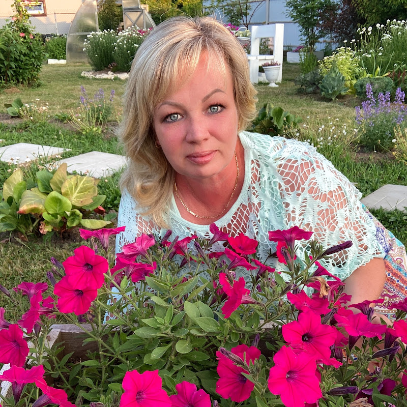 Уютная дача Logo