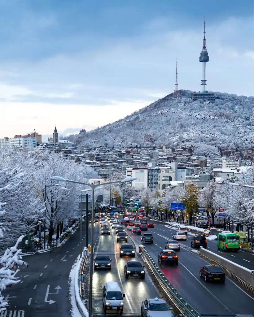 Seoul bước vào đợt tuyết đầu mùa, người dân được khuyến cáo chú ý khi di chuyển