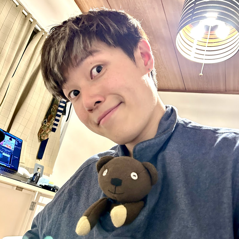 Mario Hau 孝仔 Logo